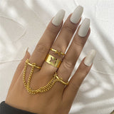 Anéis geométricos cor de ouro